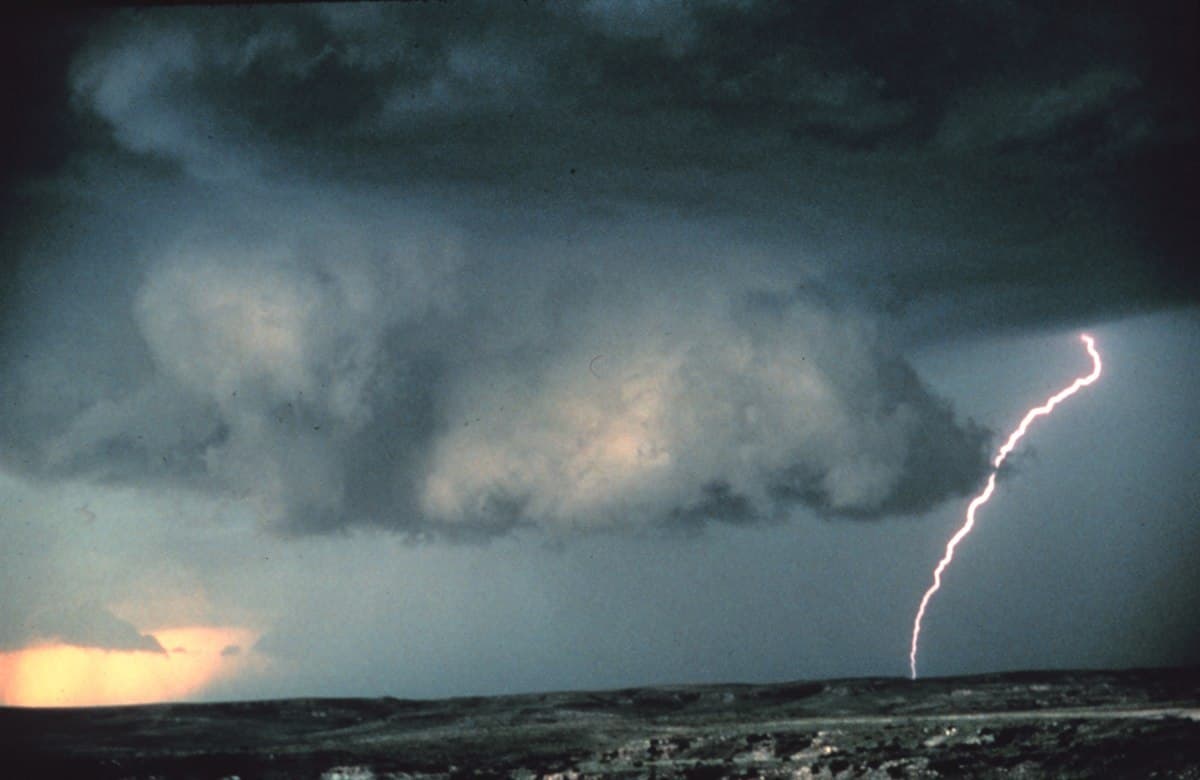 Wall cloud and lightning during a severe thunderstorm warning setup